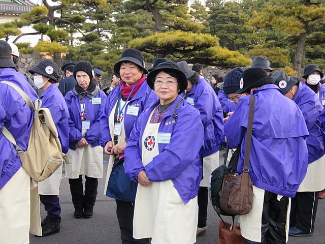 皇居勤労奉仕を実施